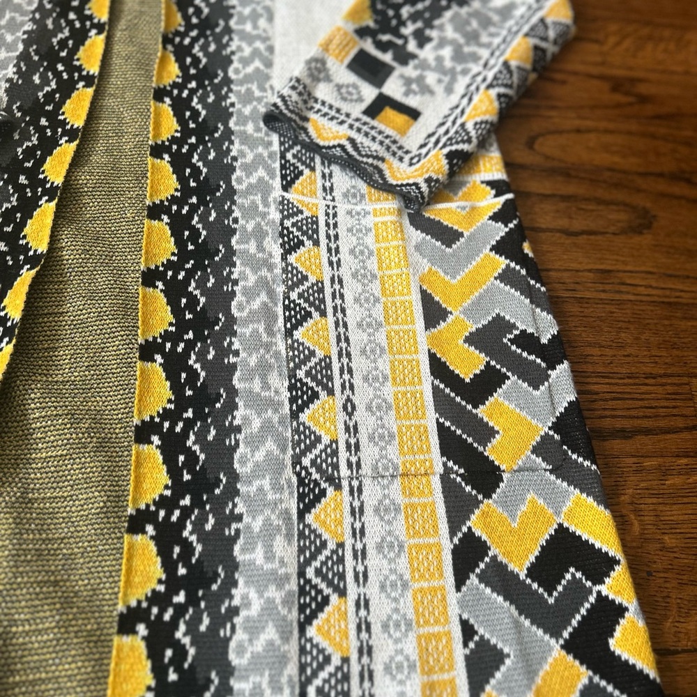 Geometric Patterned Long Cardigan - Picture 2 of 4